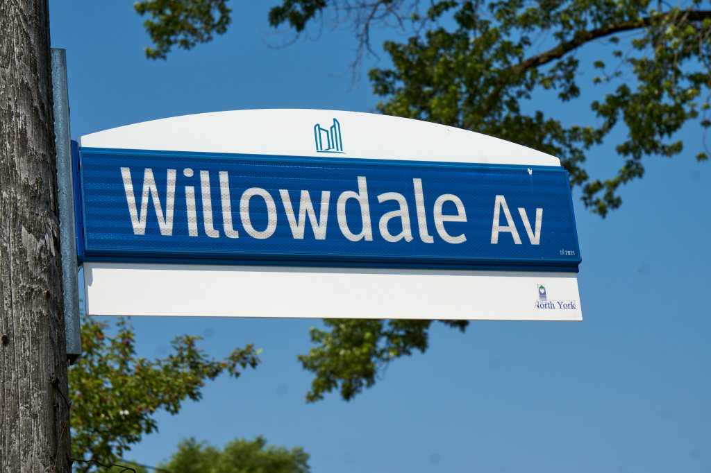 Willowdale Avenue street sign